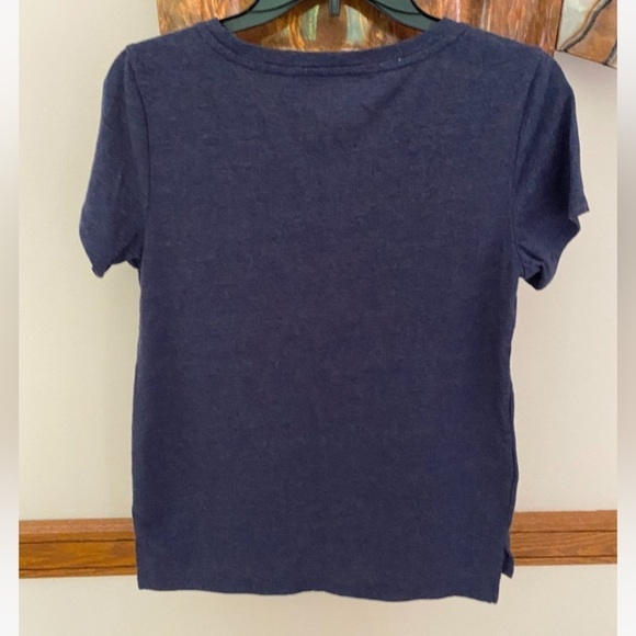 Gap Women’s Navy Blue Logo T-shirt size medium - Picture 2 of 8